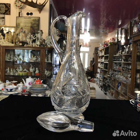 Огромный хрустальный графин