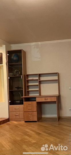 Компюьтерный стол и шкаф