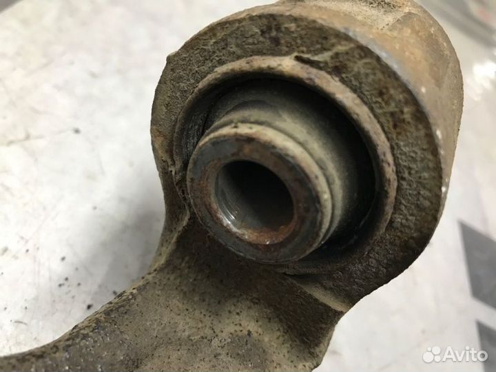 Цапфа задняя левая Suzuki Escudo TD54W J20A 2006