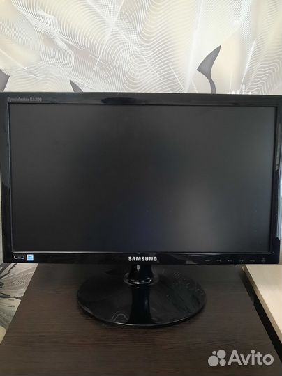 Монитор Samsung LS19A300