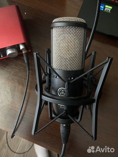 Студийный микрофон akg p220