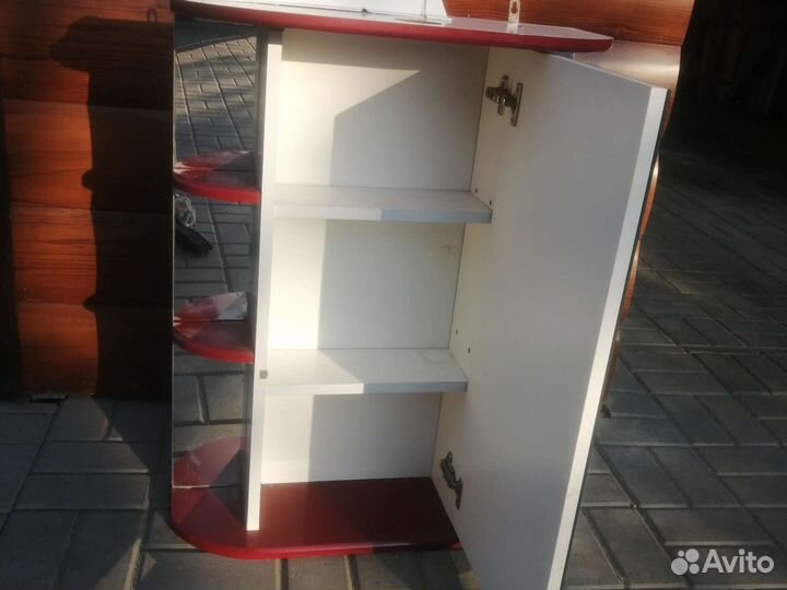 Подвесной шкаф в ванную б.у