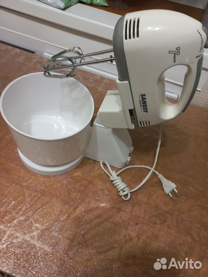 Миксер кухонный с чашей