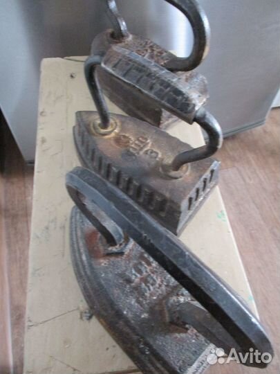 Старинные чугунные утюги и ручные шинковки, Русь