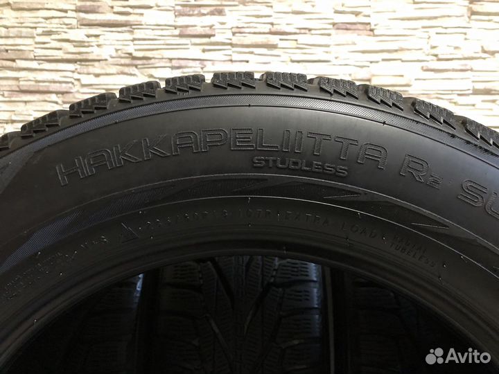 Nokian Tyres Hakkapeliitta R2 SUV 235/60 R18 107R