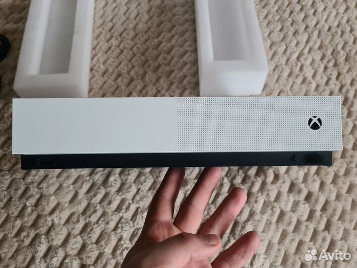 Игровая приставка xbox one s 1 tb