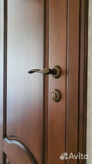 Двери межкомнатные массив