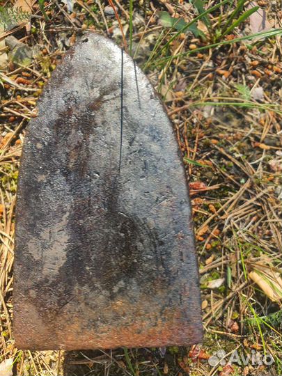 Старинный угольный утюг с клеймом