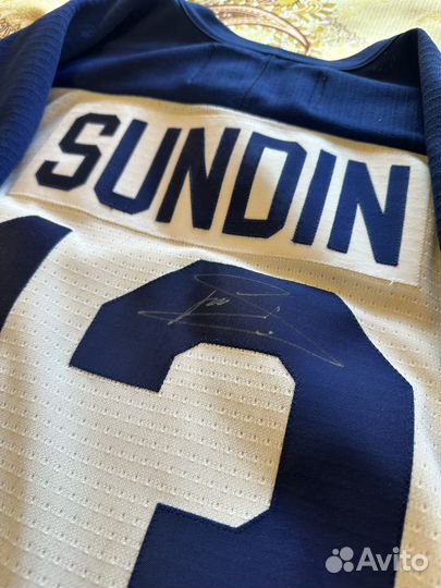 Свитшот Сундина с автографом