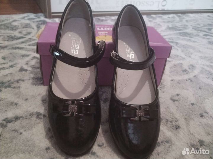 Туфли для девочки новые