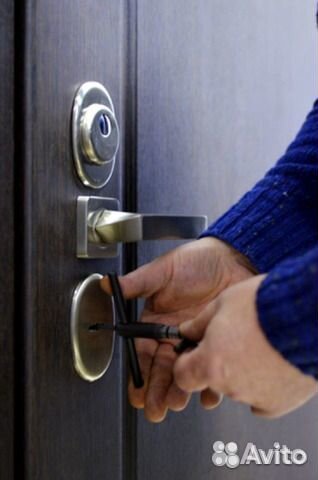 Вскрытие замков дверей автомобилей сейфов