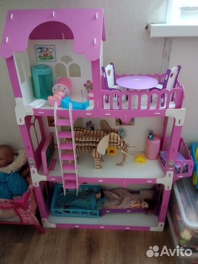 Кукольный домик с мебелью