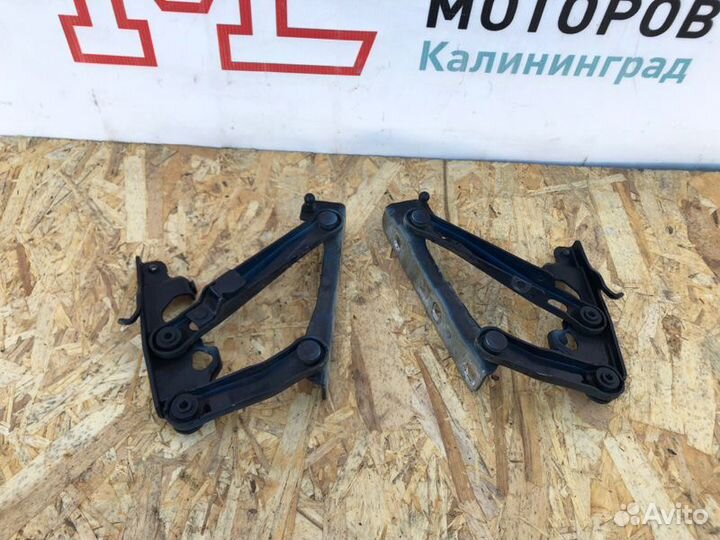 Петля капота Mercedes E-Class W211 3.2 CDI 642.920