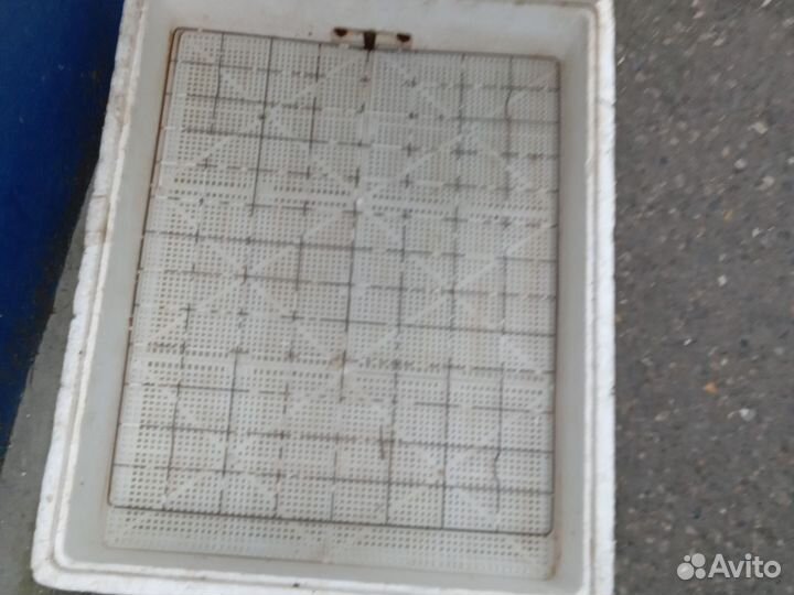 Инкубатор несушка на 104 яйца