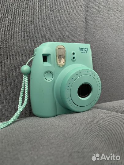 Плёночный фотоаппарат instax mini 8