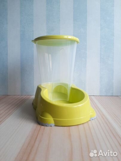 Автоматическая кормушка для животных