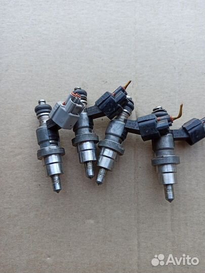 Форсунка Тайота Авенсис 2.0, 2.4