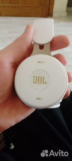 Беспроводные наушники jbl