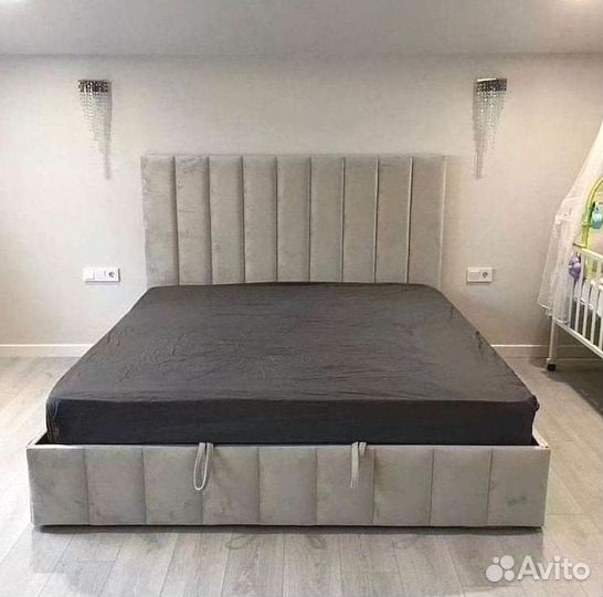 Кровать с мягким изголовьем