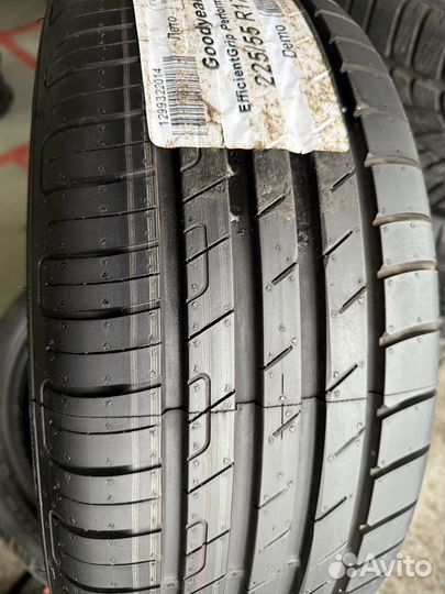 Goodyear EfficientGrip Performance 225/55 R17 101V