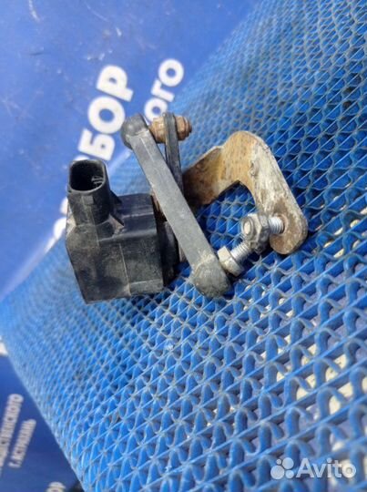 Датчик положения кузова Bmw E65 седан 2004