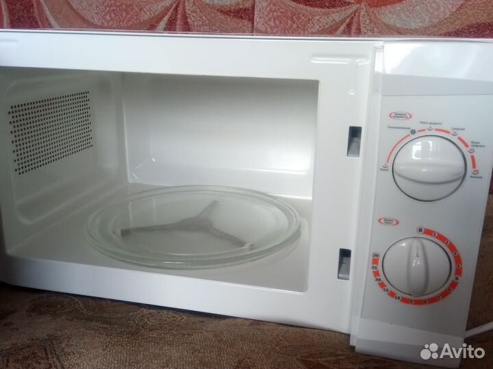 Микроволновая печь Midea em820caa-W