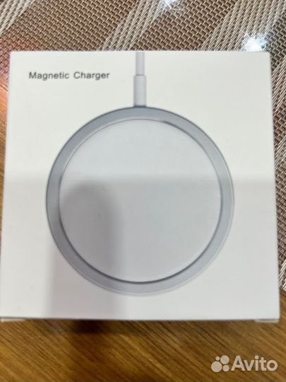 Беспроводная зарядка на iPhone magsafe
