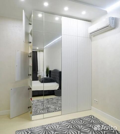 Шкаф с зеркалом