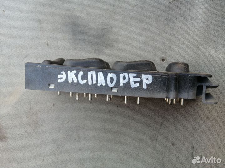 Блок управления стекл-ками для Ford Explorer (U2)