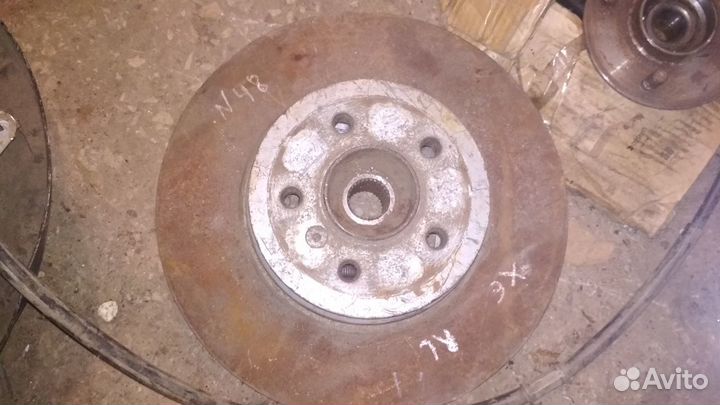 Кулак задний правый BMW X6 E71