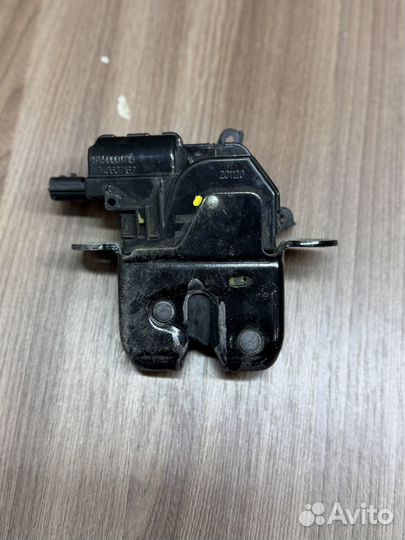 Замок багажника LADA Granta FL