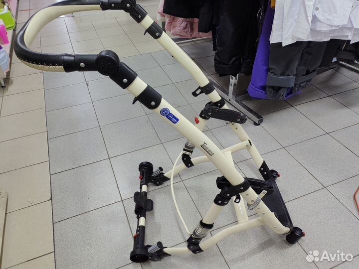 Продаю каркас на детскую коляску