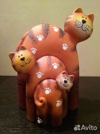 Керамические фигурки кошек