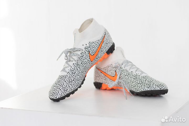 Футбольные бутсы Nike Mercurial