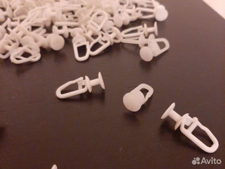 Крючки для потолочного карниза