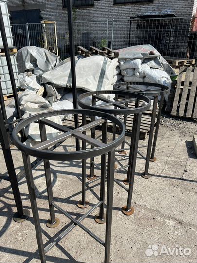 Бак для воды со стойкой 1 метр