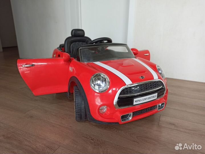 Продаю детский электромобиль Kreiss Mini Cabrio