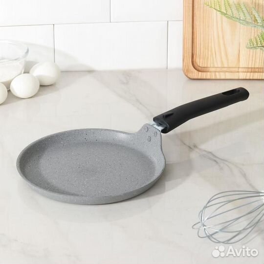 Сковорода блинная, d20 см, пластиковая ручка, анти