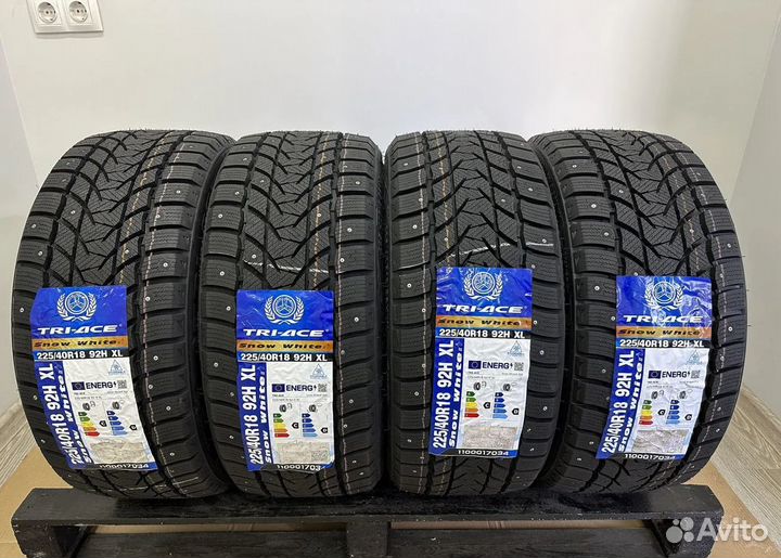 Tri Ace Snow White II 225/40 R18 48H