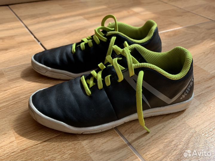 Детские футбольные бутсы