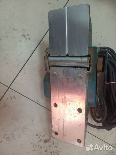 Электрорубанок Makita 1911B