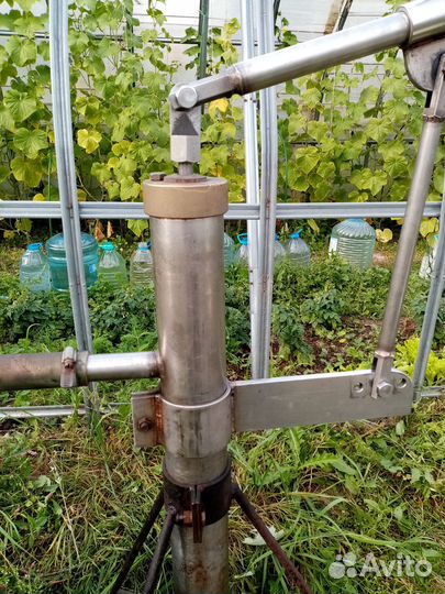 Продаю ручной насос для скважины