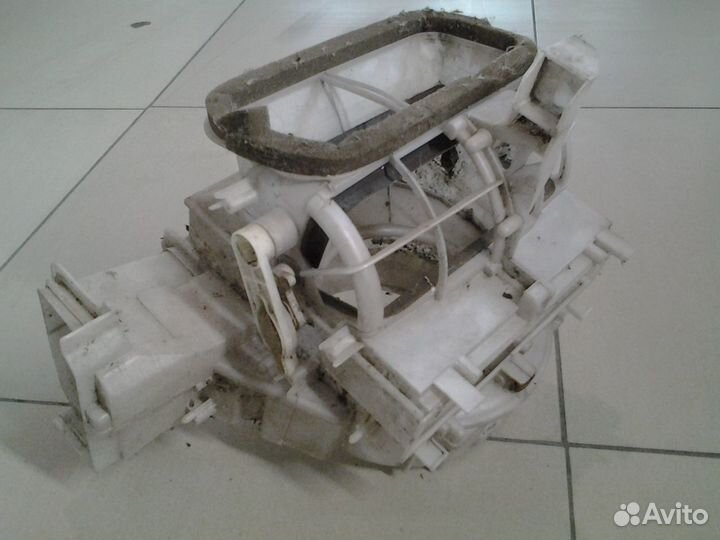 Субару аутбек 2006г.Корпус отопителя мотора.Европа