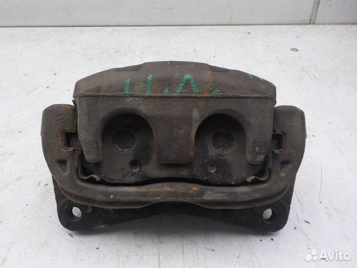 Суппорт передний левый Subaru Legacy