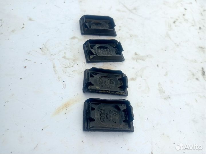 Заглушка бампера задняя Volkswagen Golf 3