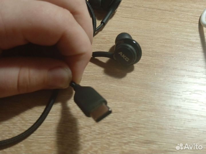 Проводные наушники