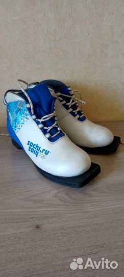 Лыжные ботинки