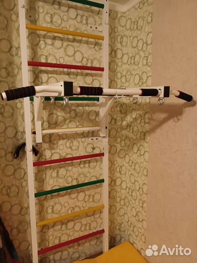 Турник рукоход на шведскую стенку