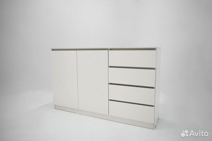 Комод с распашными дверями