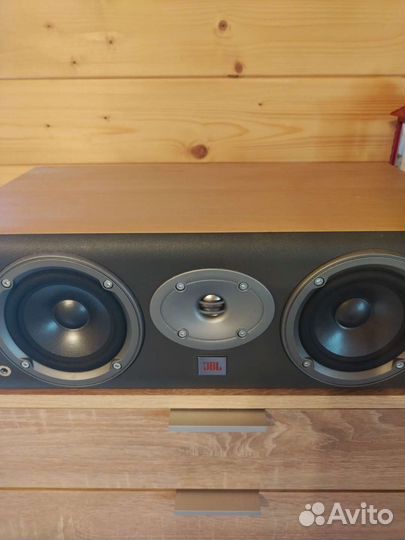 Акустическая колонка JBL EC 25